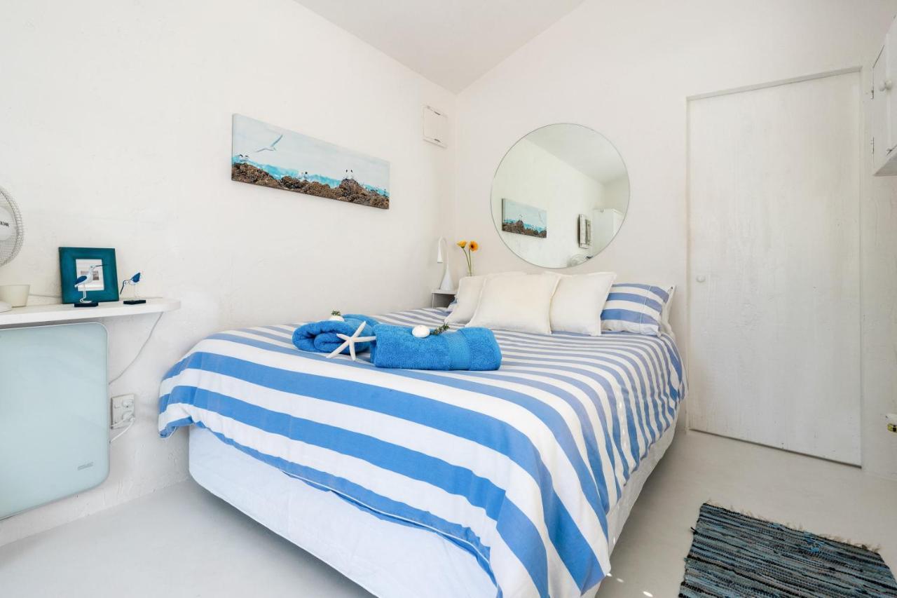Boatsheds On The Bay, Waiheke Island Apartment Ostend Екстериор снимка