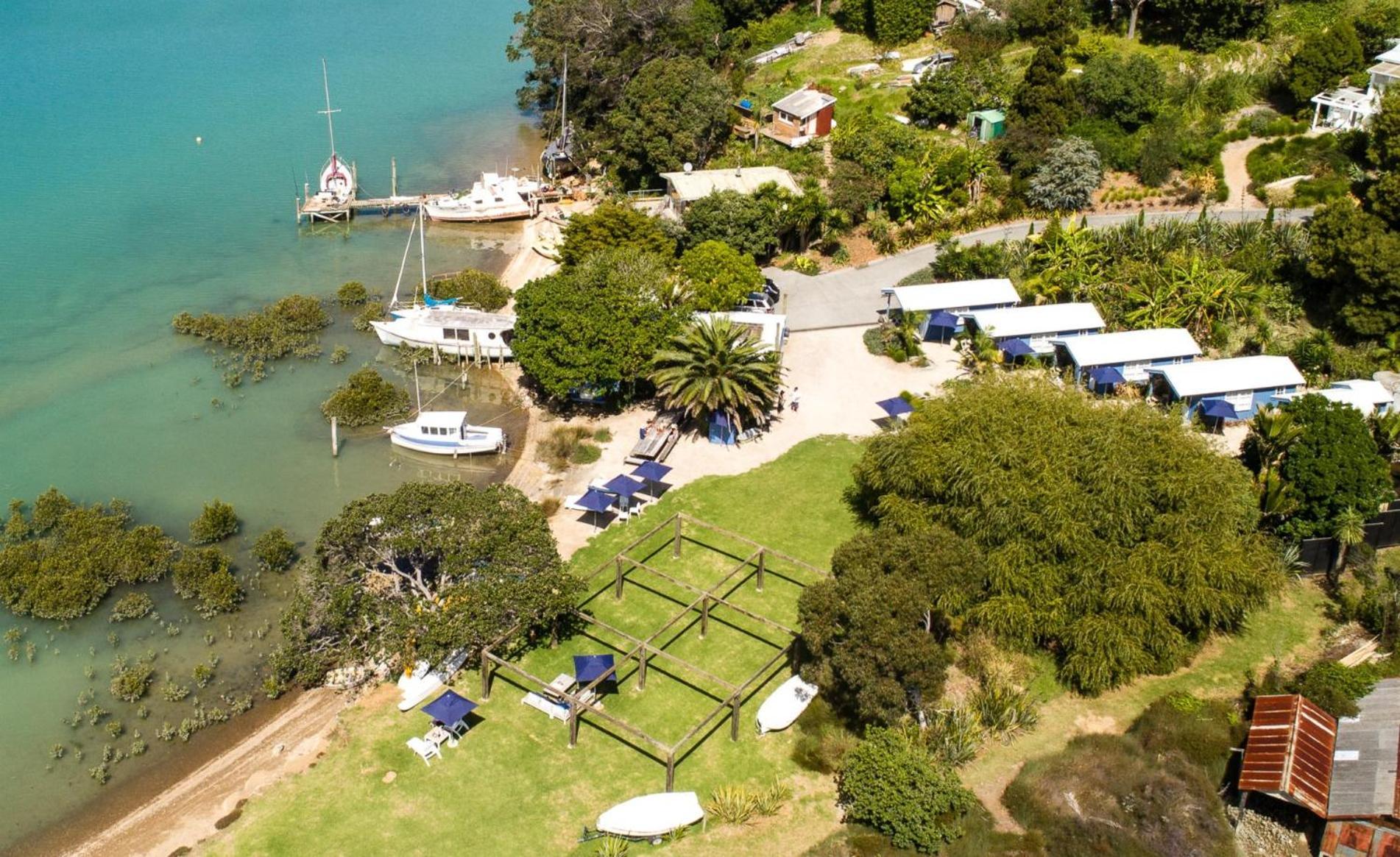 Boatsheds On The Bay, Waiheke Island Apartment Ostend Екстериор снимка